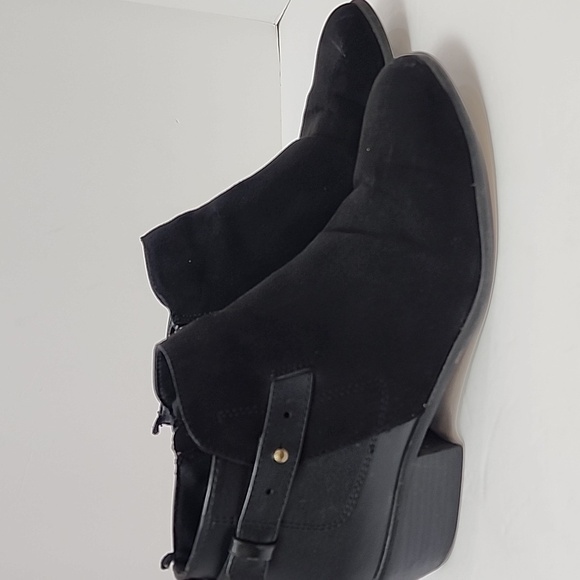 Old Navy Classic Midnight Black Ankle Bootis, Size 9 - Picture 3 of 11